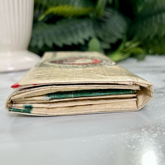 NWOT* TAVI RECYCLED FEED SACK WALLET - Picture 11 of 12